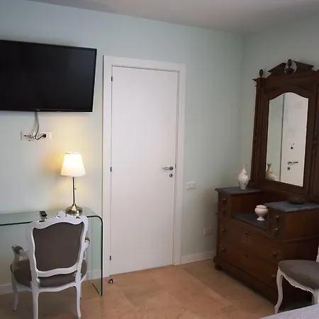 Bed and breakfast Attico 33 4*