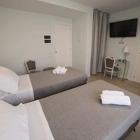 Alojamento de Acomodação e Pequeno-almoço Attico 33 4*