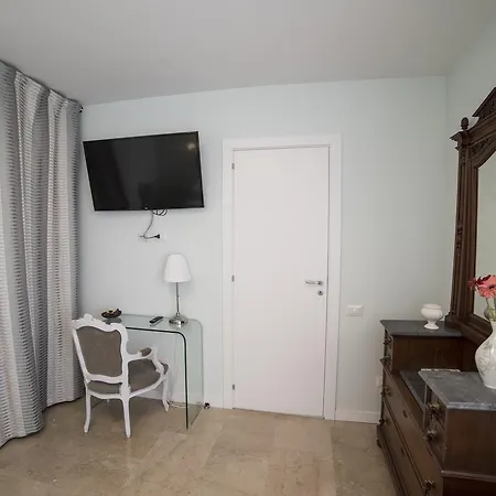 Alojamento de Acomodação e Pequeno-almoço Attico 33 4*