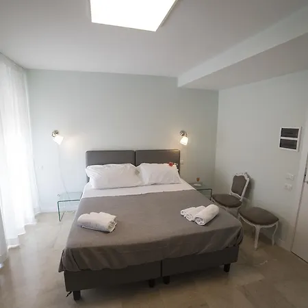 Alojamento de Acomodação e Pequeno-almoço Attico 33