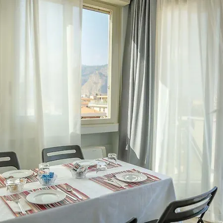 Bed & Breakfast Attico 33 4*